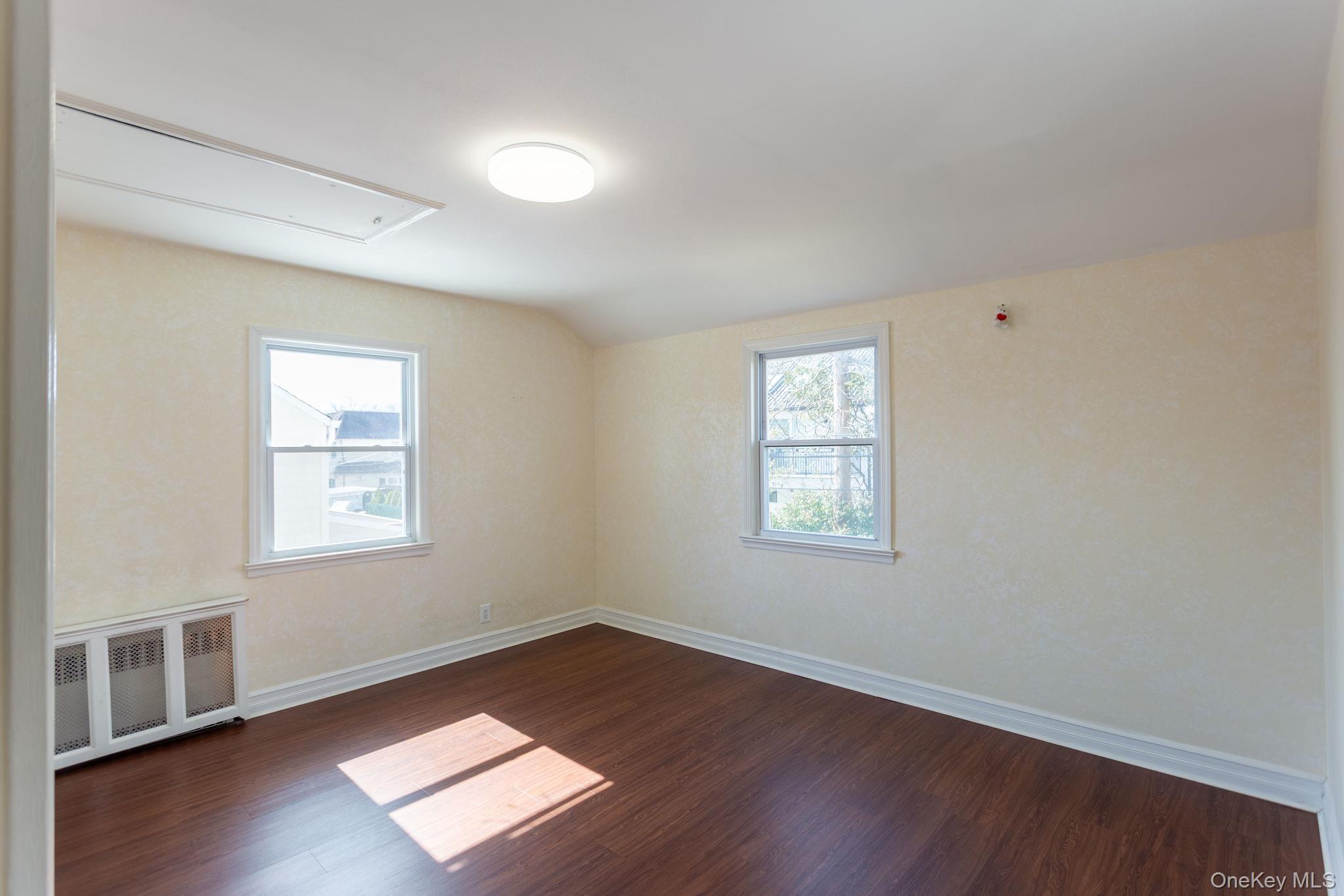 85-32 213th Street Property Photo 17