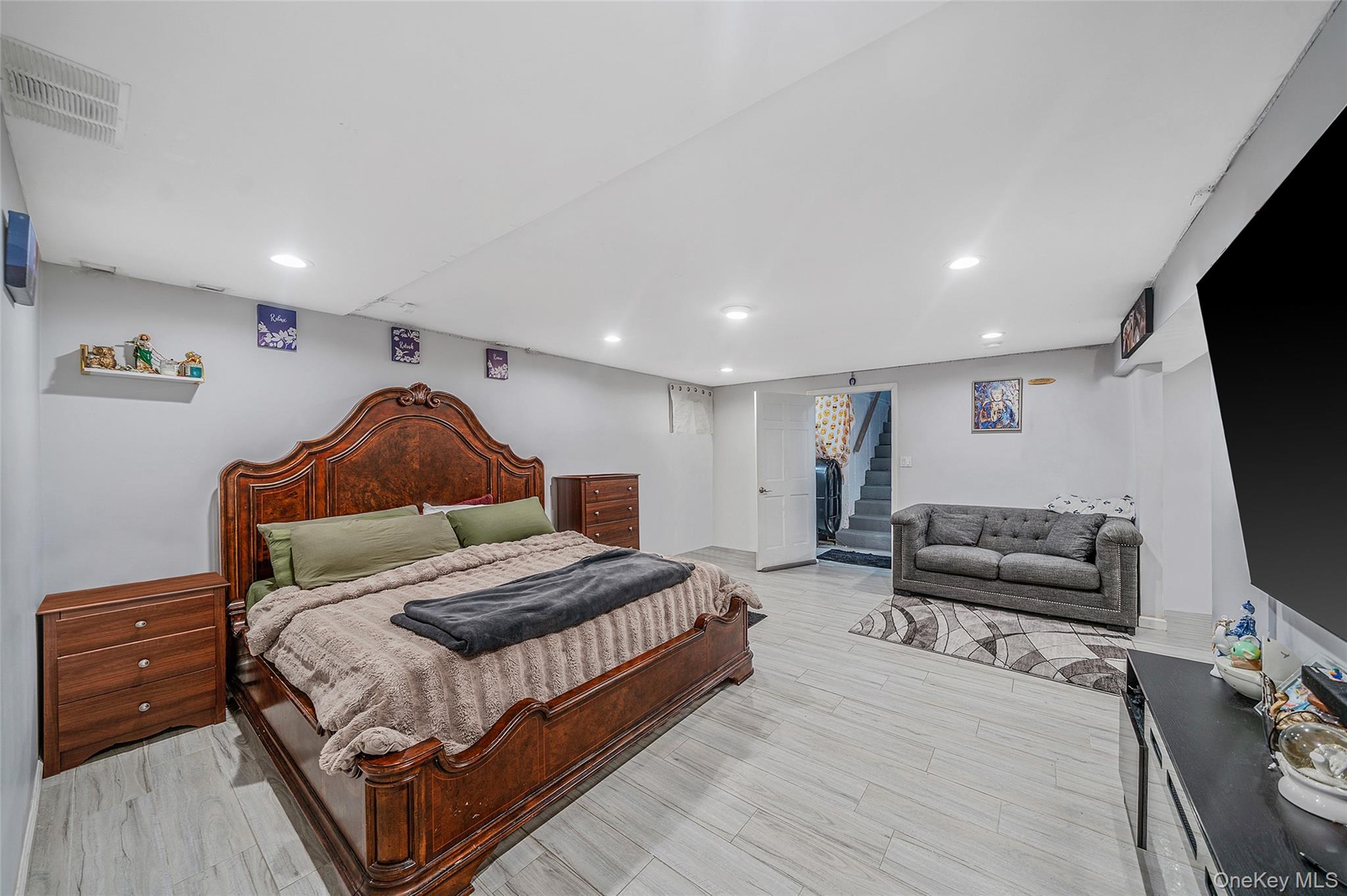 6 Denmark Court Property Photo 23