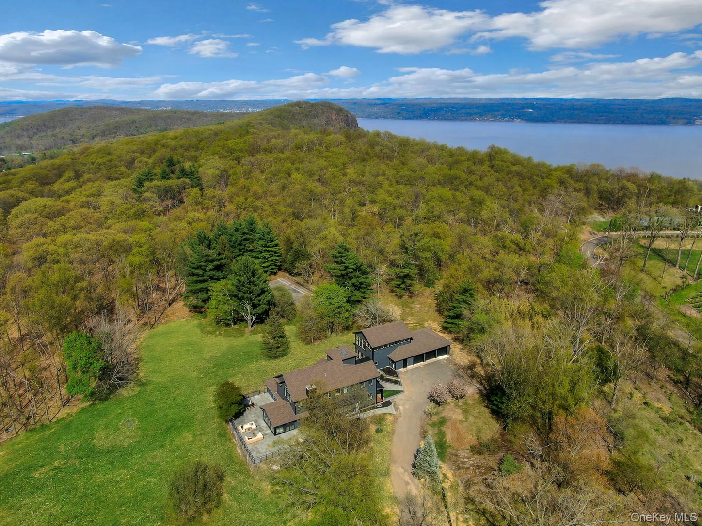 20 Old Stone Road Property Photo 1