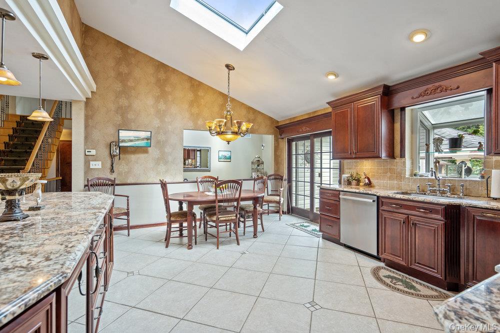9 Defeo Court Property Photo 6
