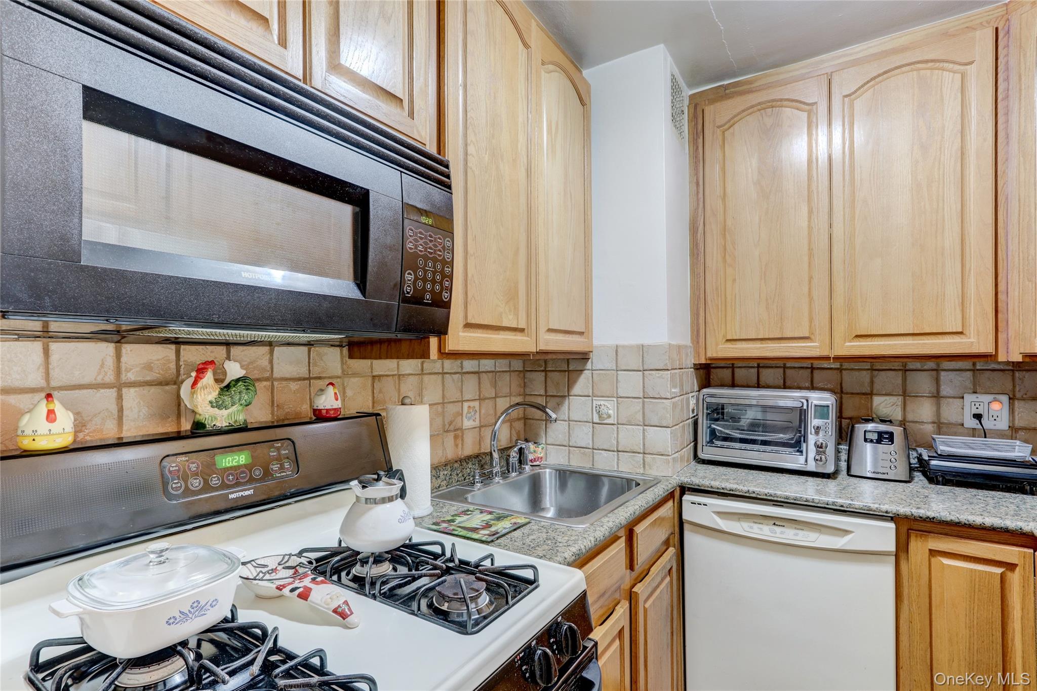 54-44 Little Neck Parkway 2a Property Photo 11