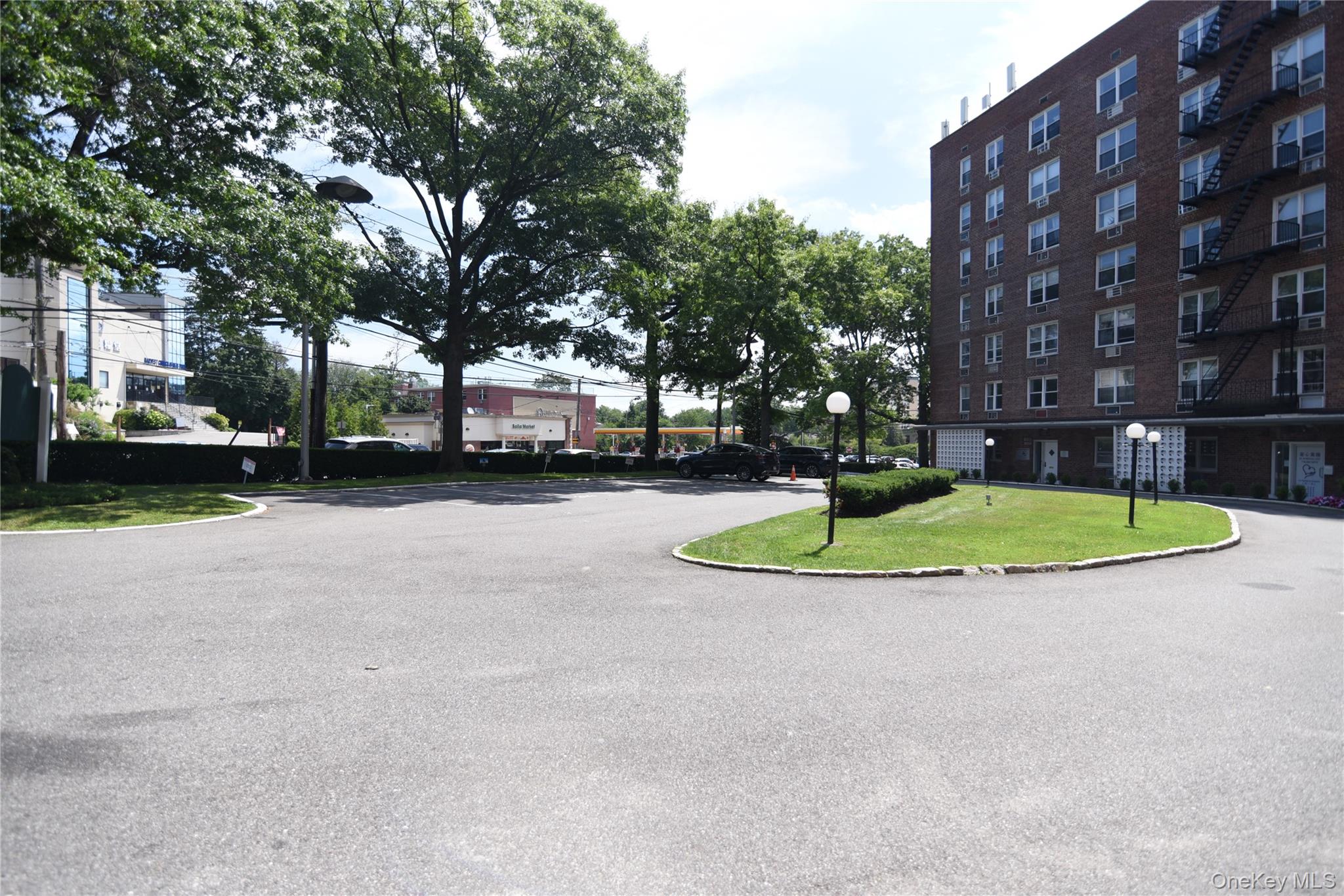 54-44 Little Neck Parkway 2a Property Photo 27