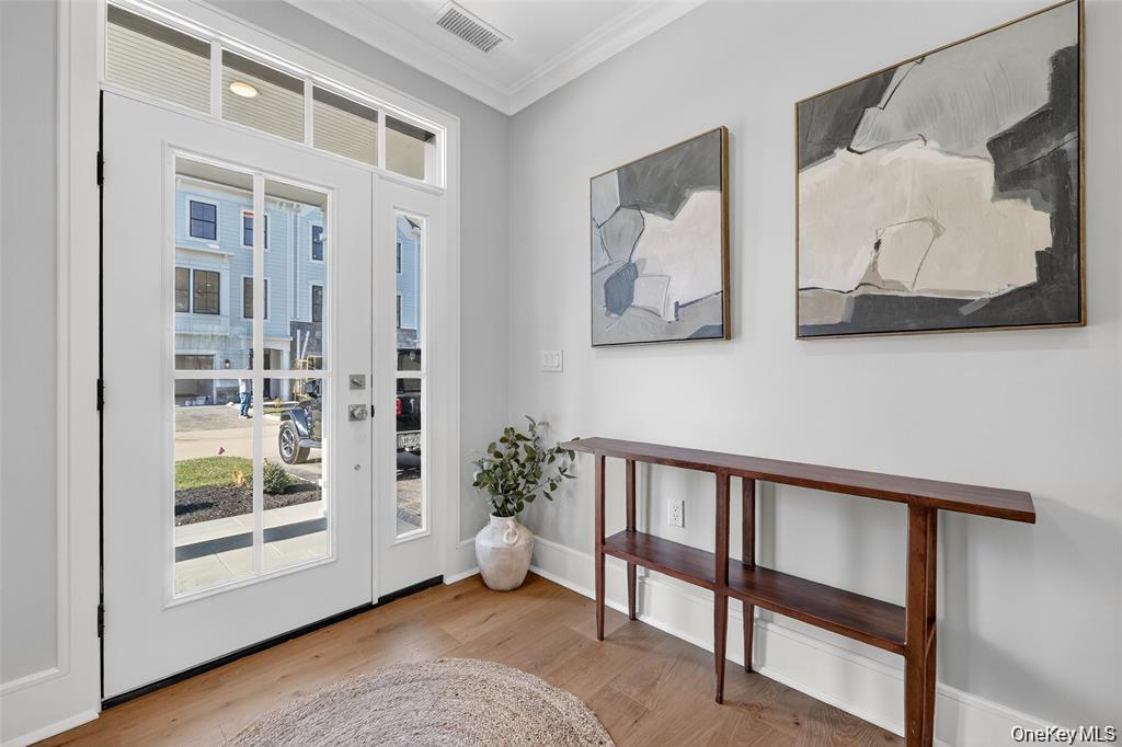 1840 Soundview Court Property Photo 2