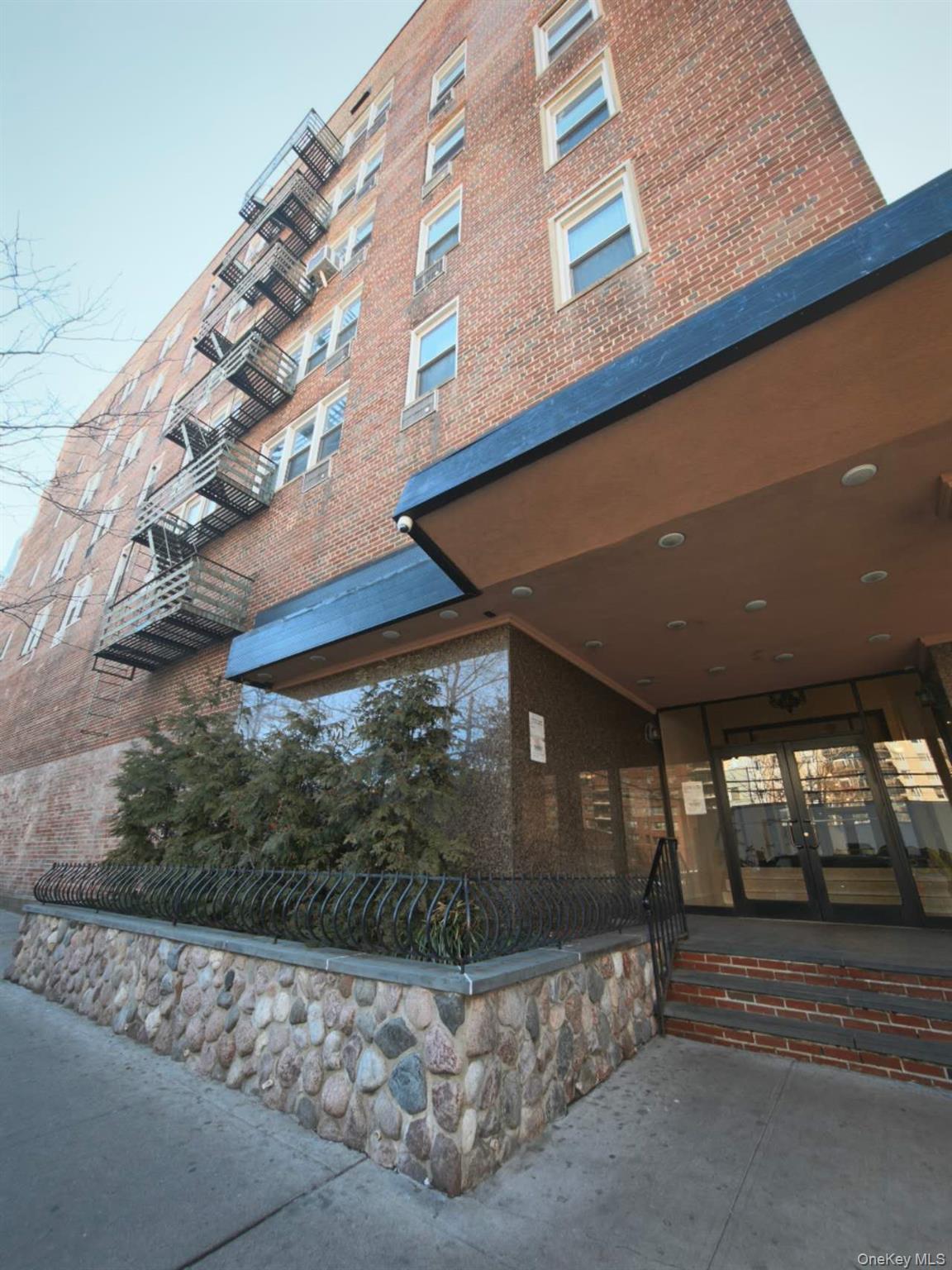 134-54 Maple Avenue 2w Property Photo 1