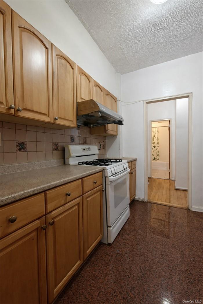134-54 Maple Avenue 2w Property Photo 8