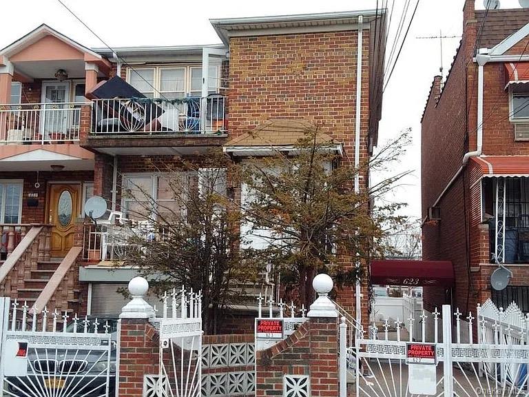 623 E 85th Street Property Photo 1