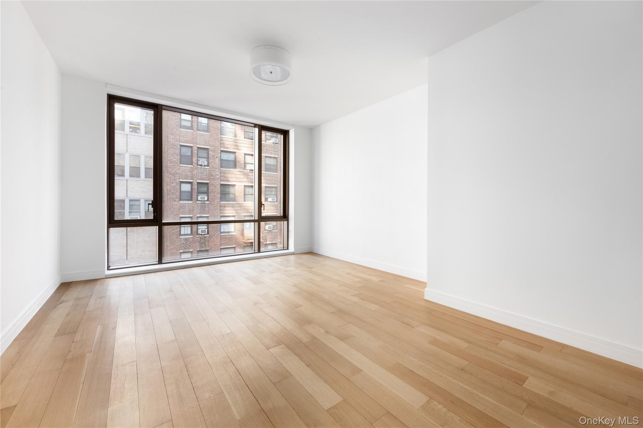 230 E 20th Street Apt 52 Property Photo 1