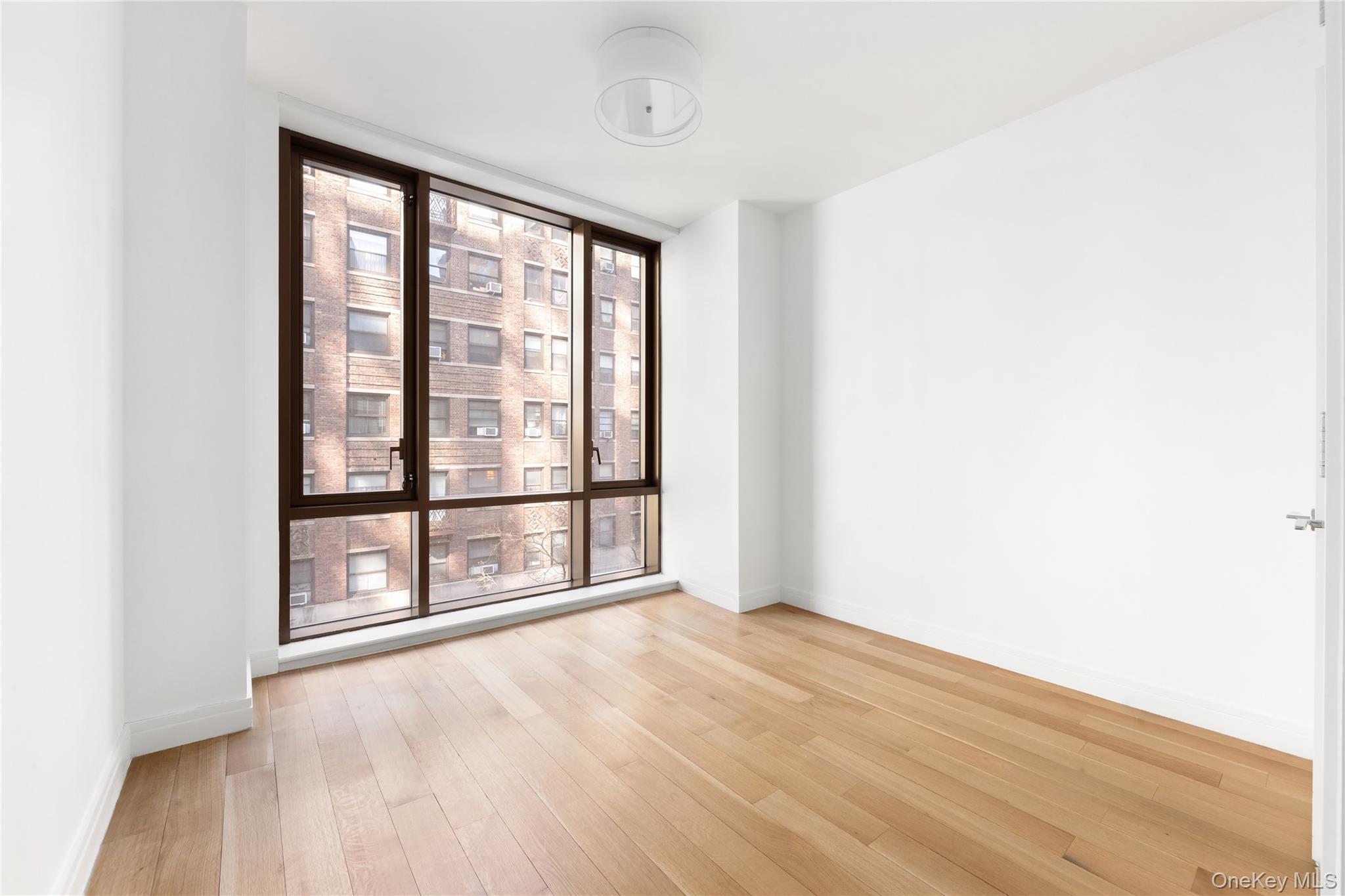 230 E 20th Street Apt 52 Property Photo 4