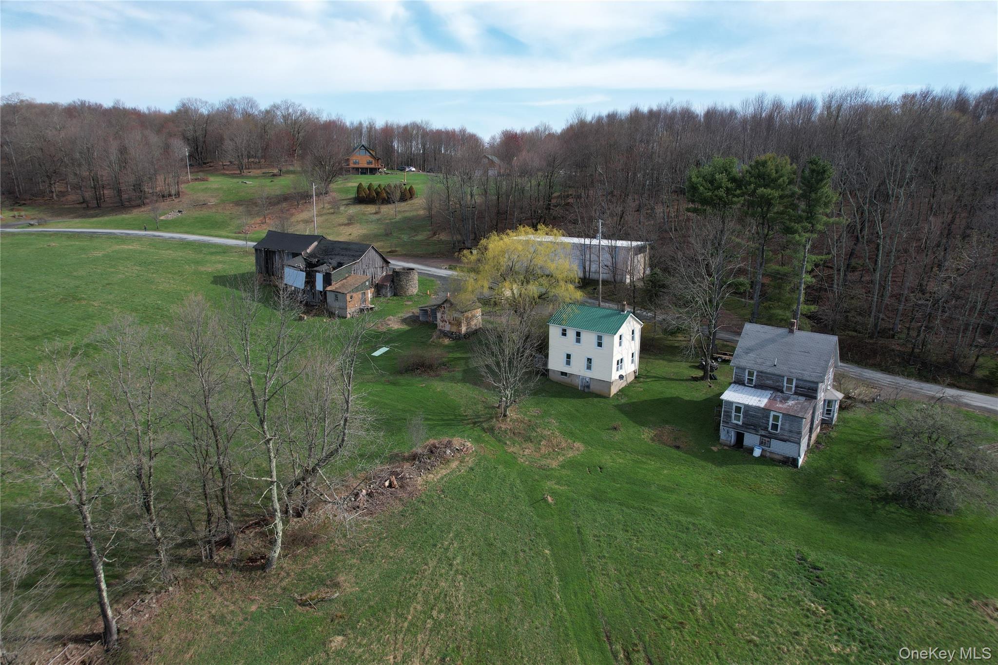 299-301 Stump Pond Road Property Photo 1