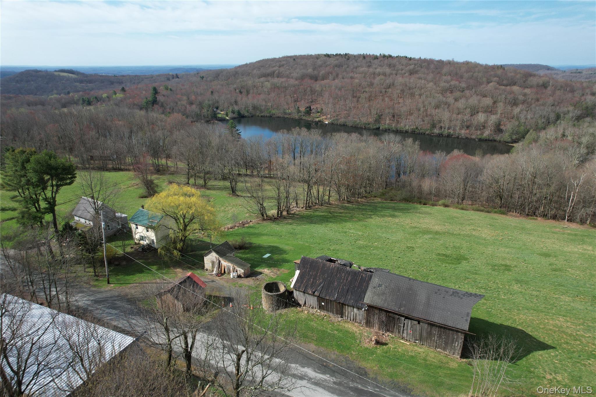 299-301 Stump Pond Road Property Photo 4