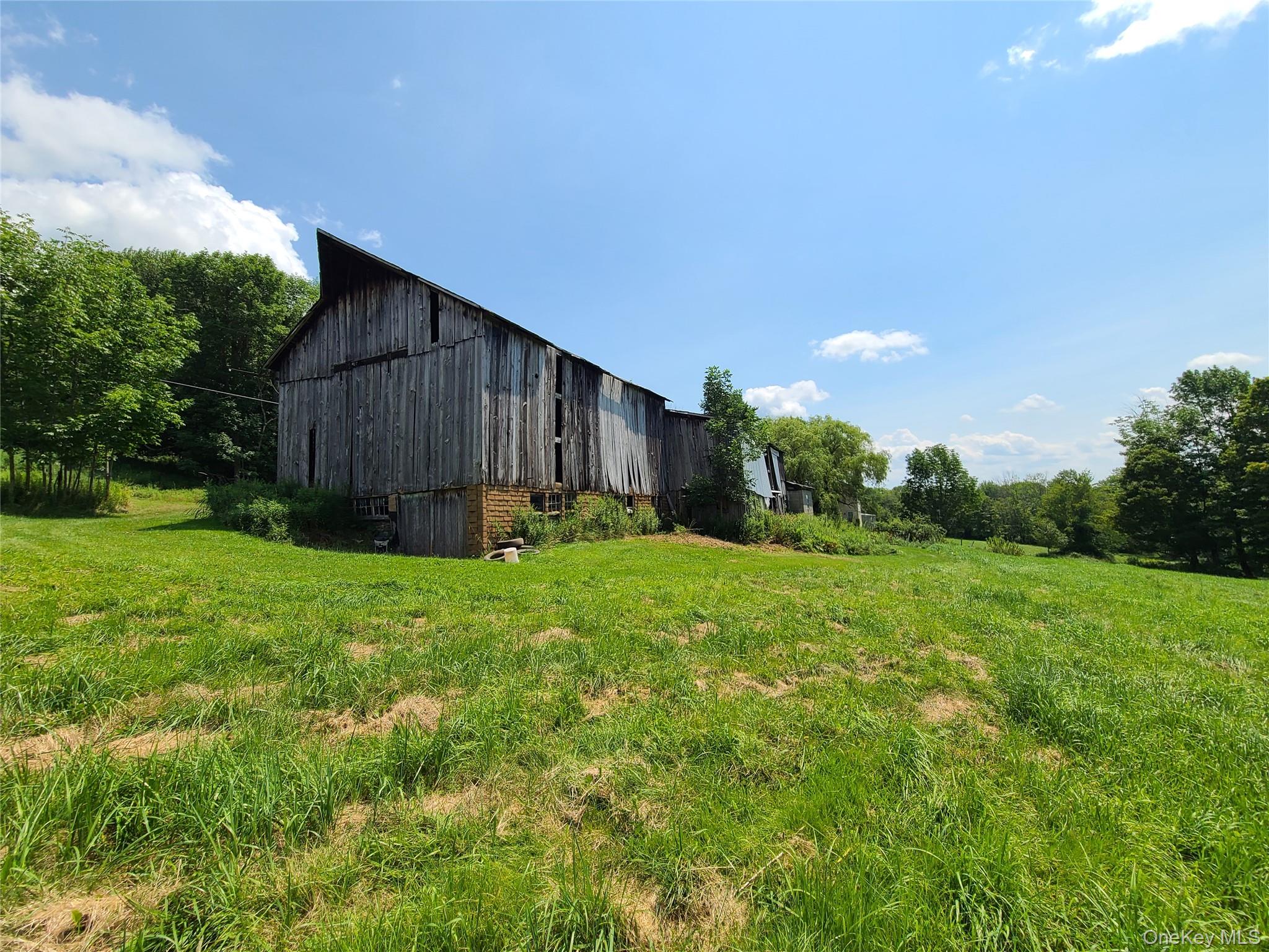 299-301 Stump Pond Road Property Photo 9