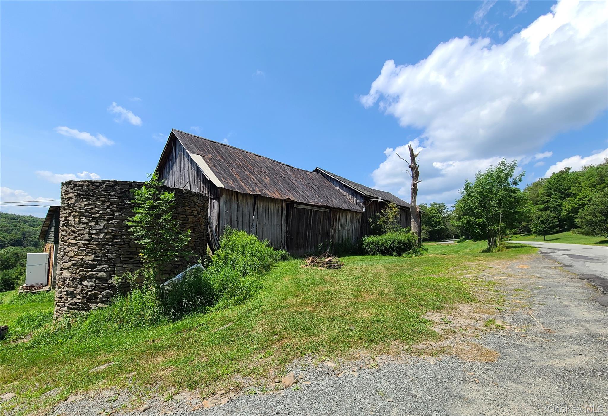 299-301 Stump Pond Road Property Photo 11