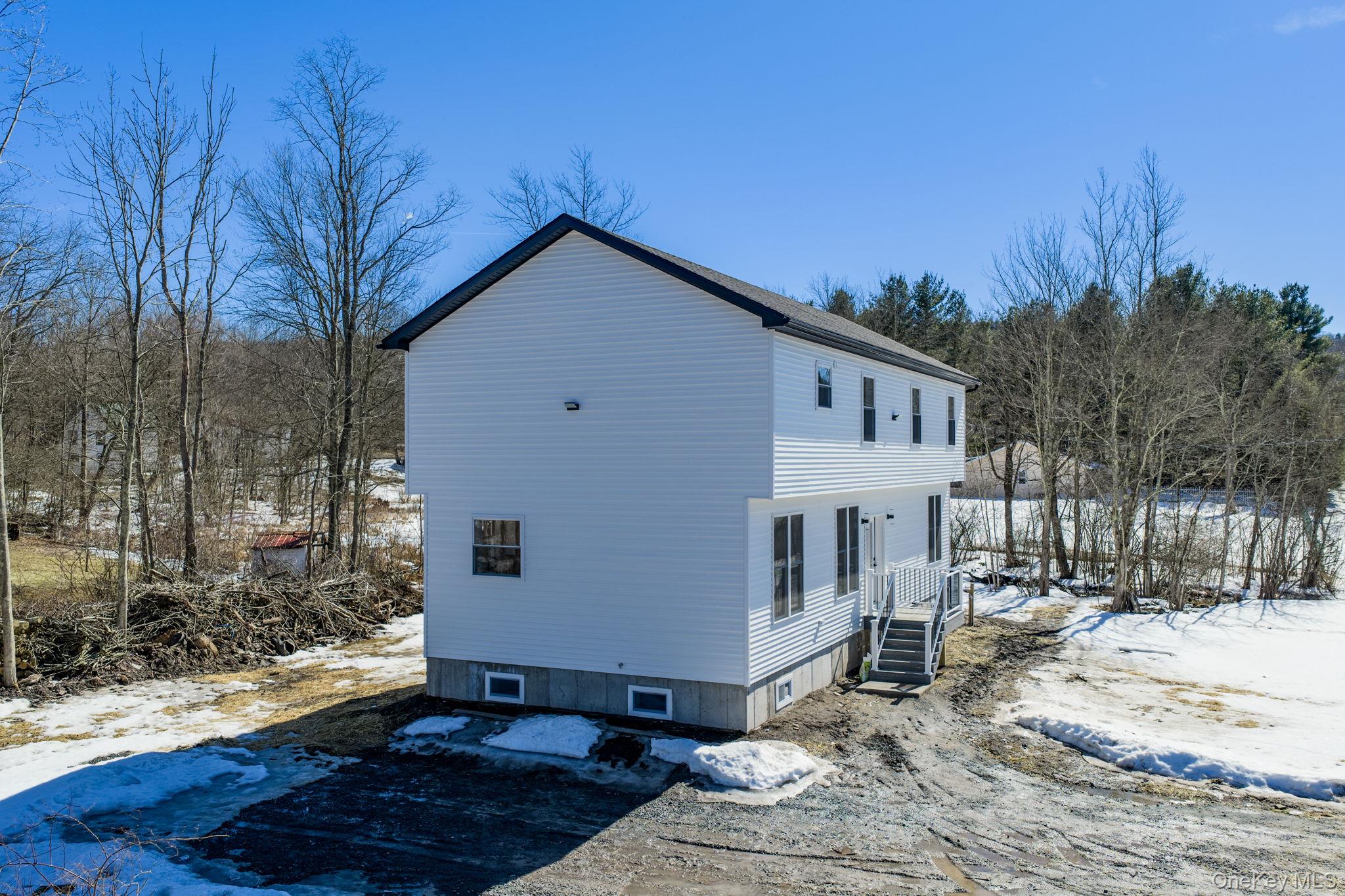 6 Maple Avenue Property Photo 4
