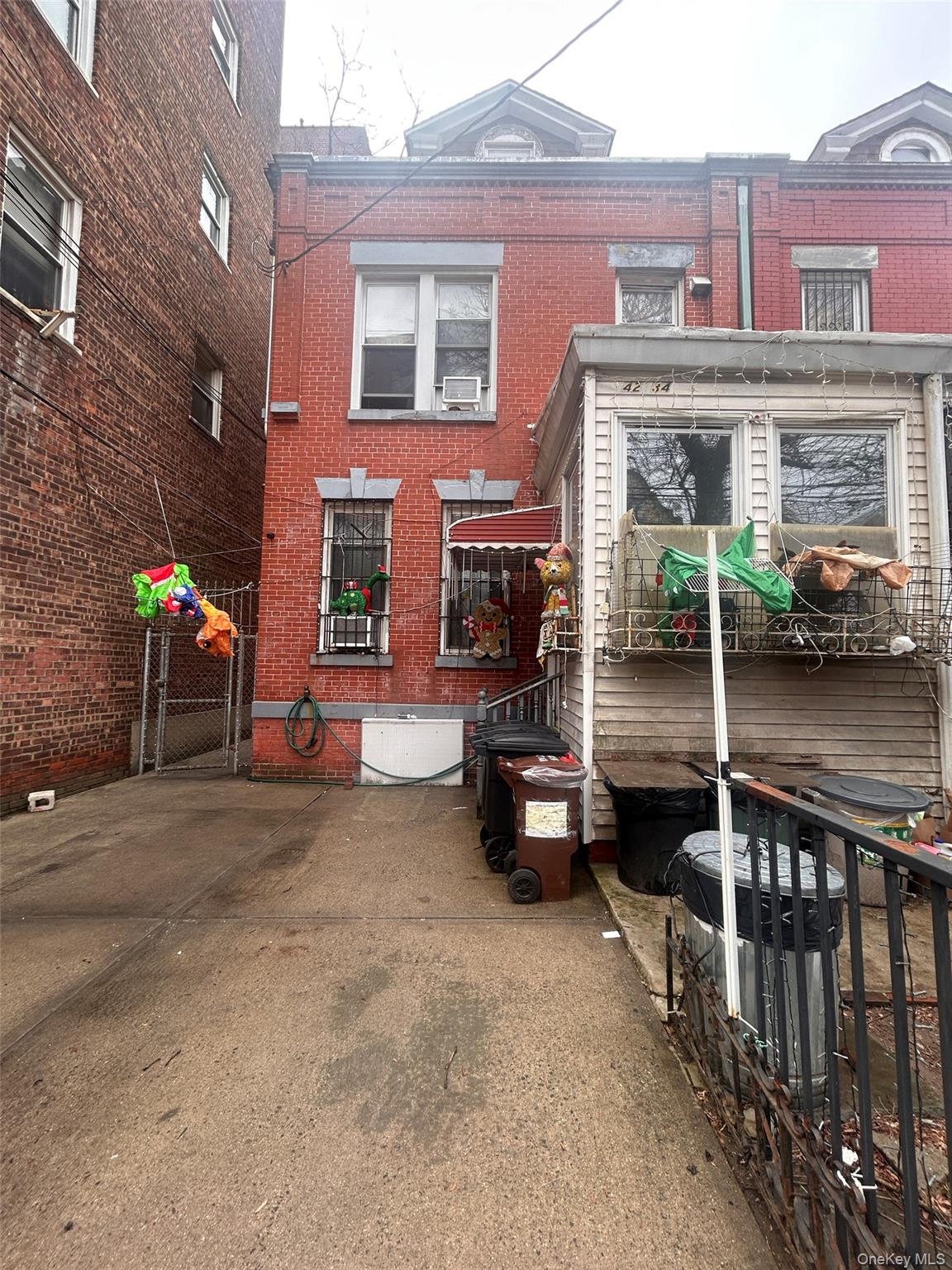42-34 Ithaca Street Property Photo 1