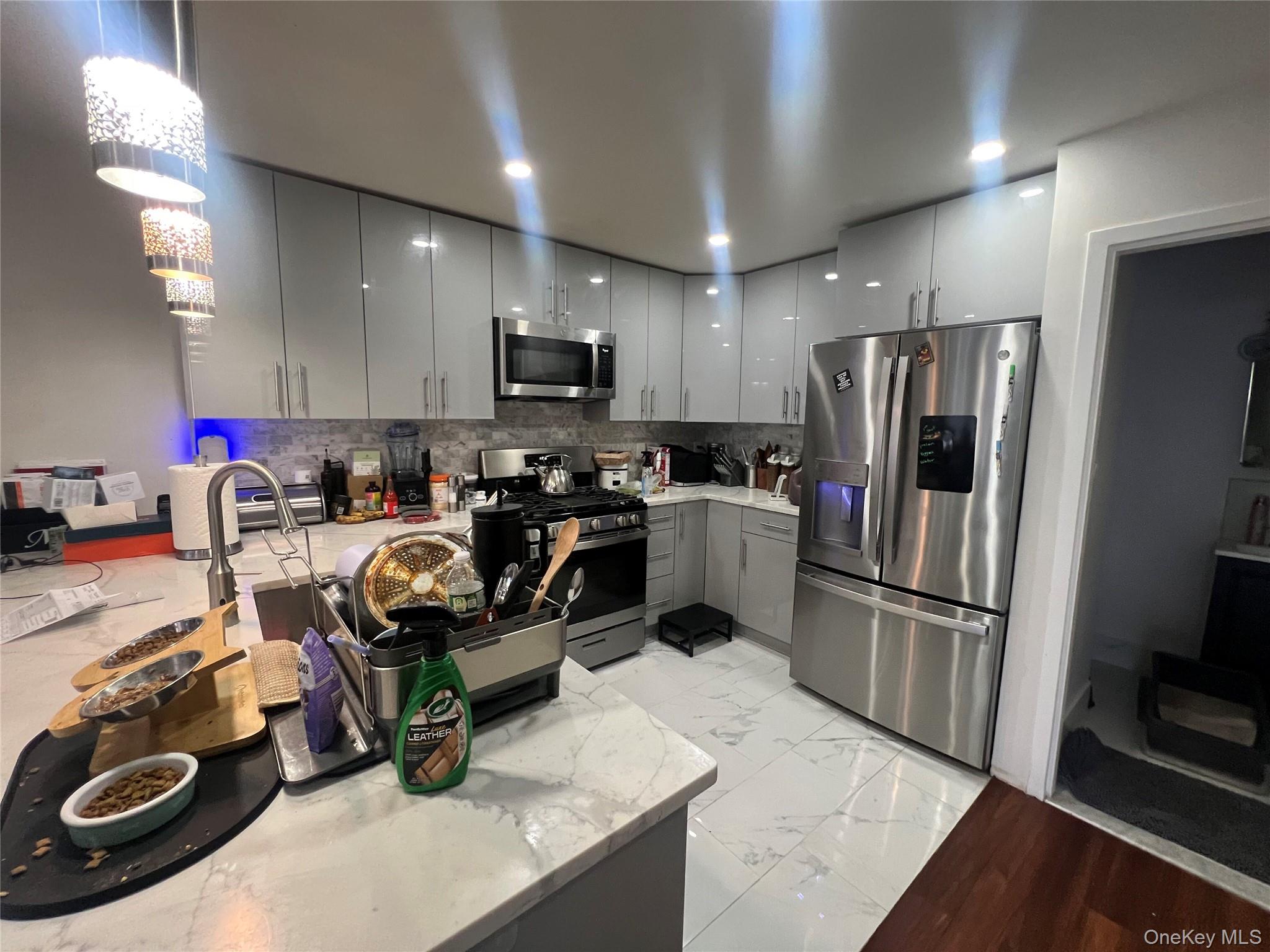 210 Sunset Boulevard Property Photo 3