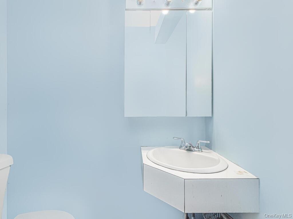 210 Sunset Boulevard Property Photo 10