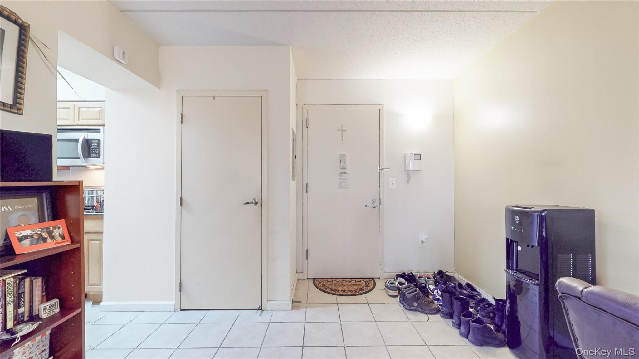 1275 Grant Avenue 4i Property Photo 6