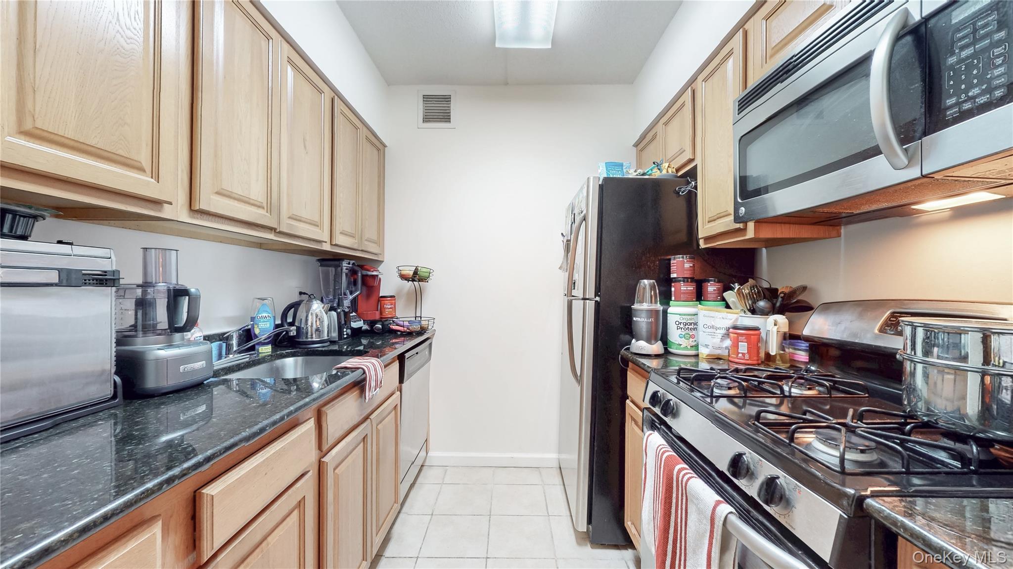 1275 Grant Avenue 4i Property Photo 8