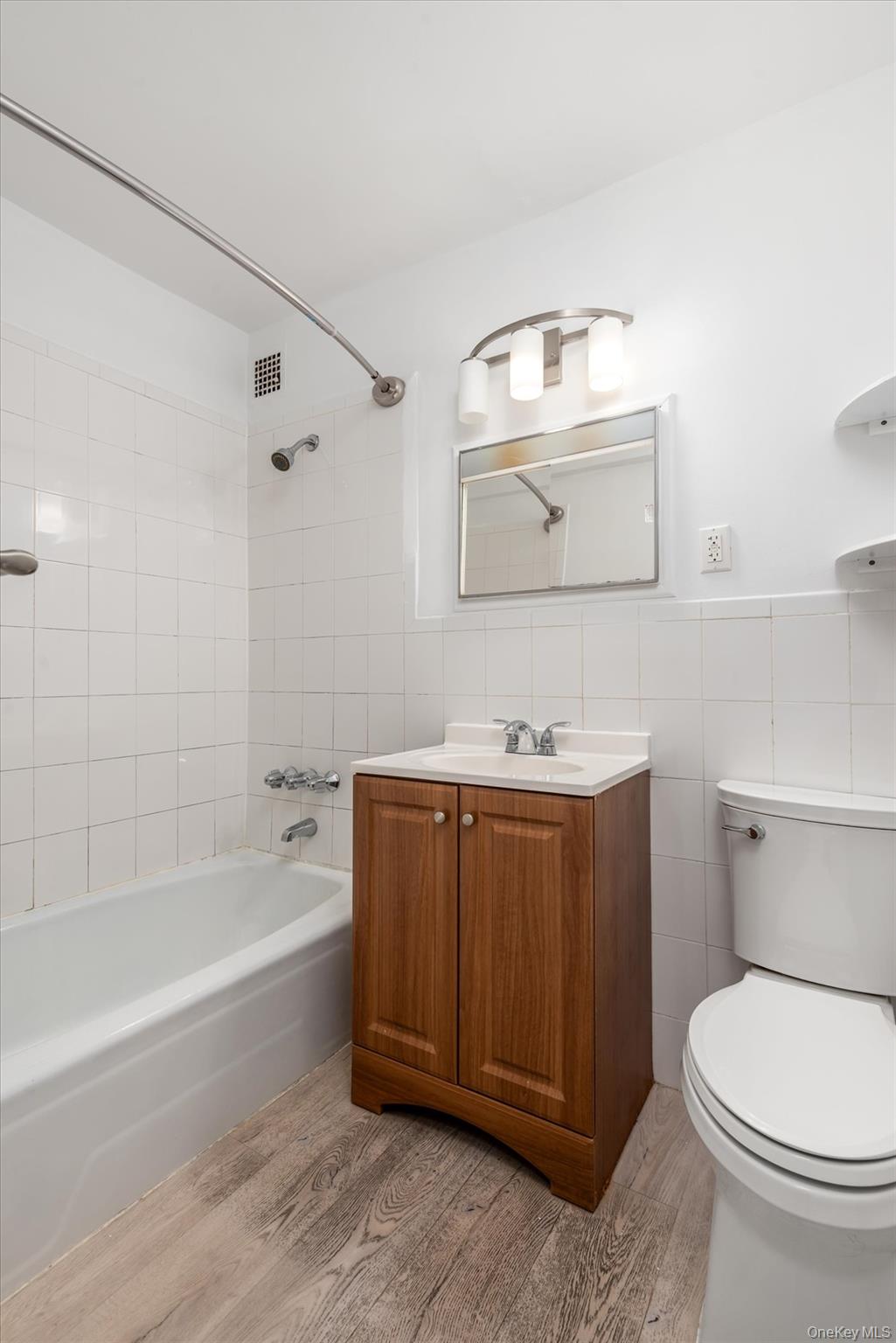 6011 Broadway 5e Property Photo 7