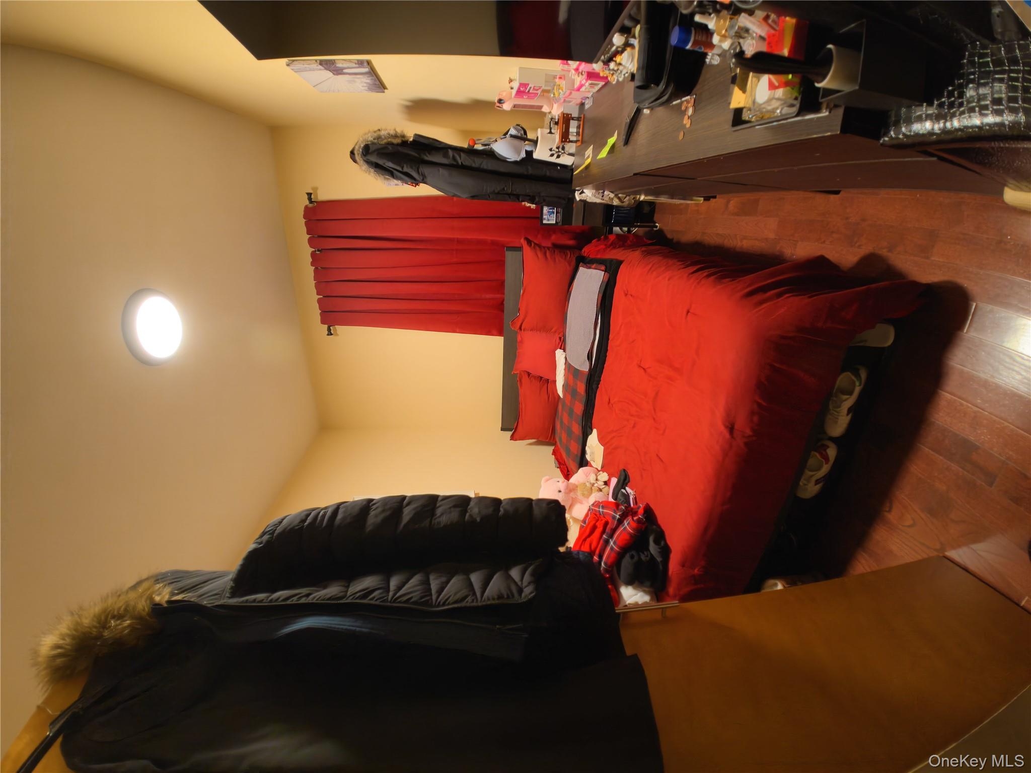 104-18 Jamaica Avenue Property Photo 6