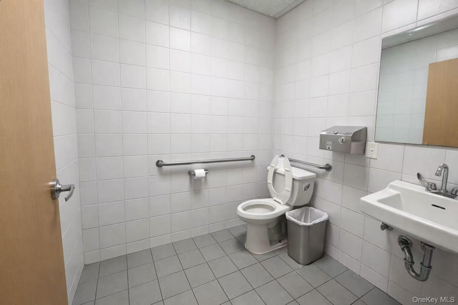 128 Mott Street 301 Property Photo 11