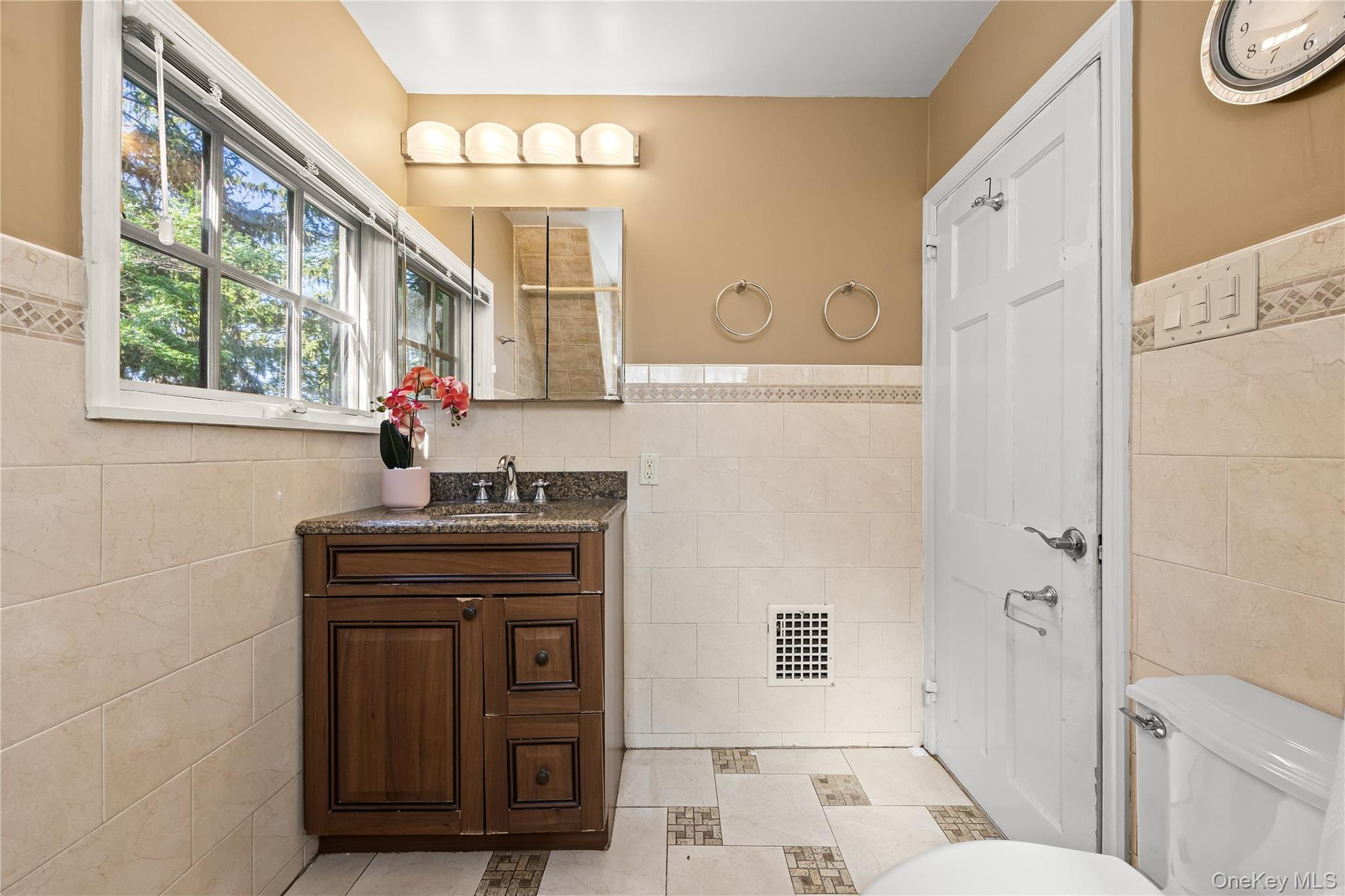 378 Beverly Road Property Photo 35