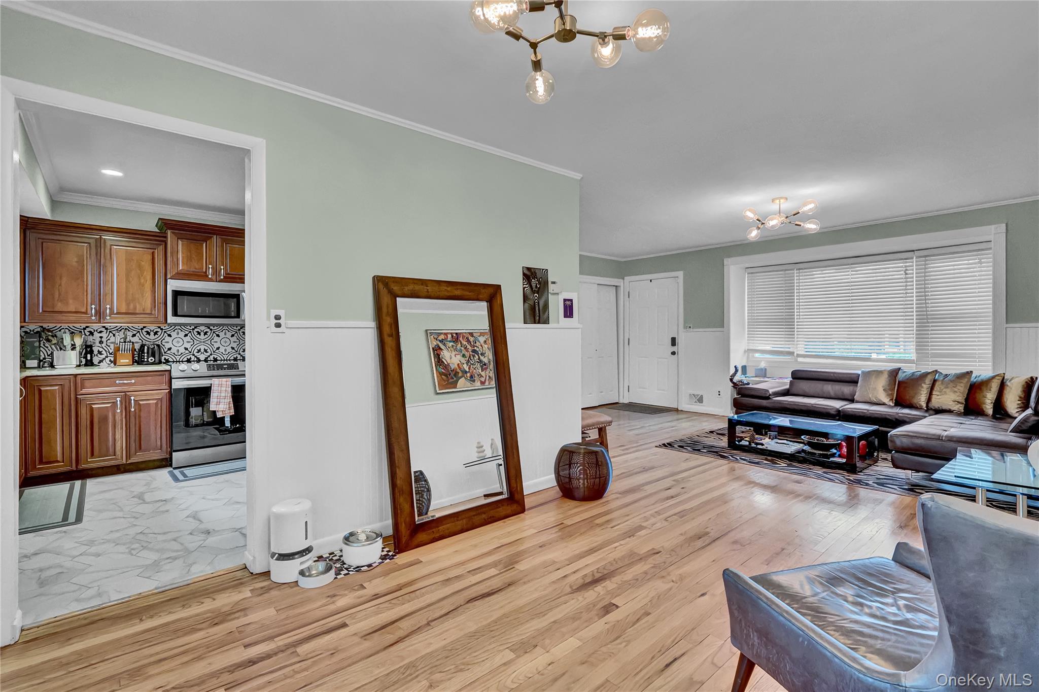 18 Frost Lane Property Photo 8