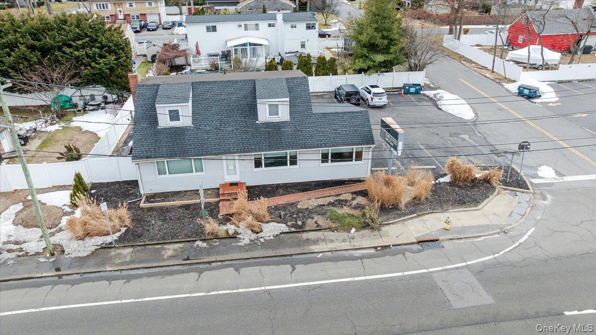930 Sunrise Highway Property Photo 2