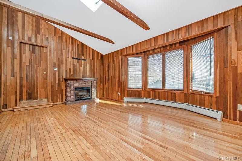356 Oakleigh Avenue 17 Property Photo 6