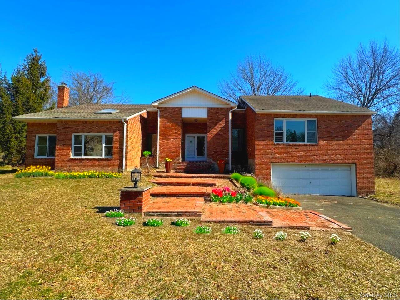 106 Woods Drive Property Photo 1