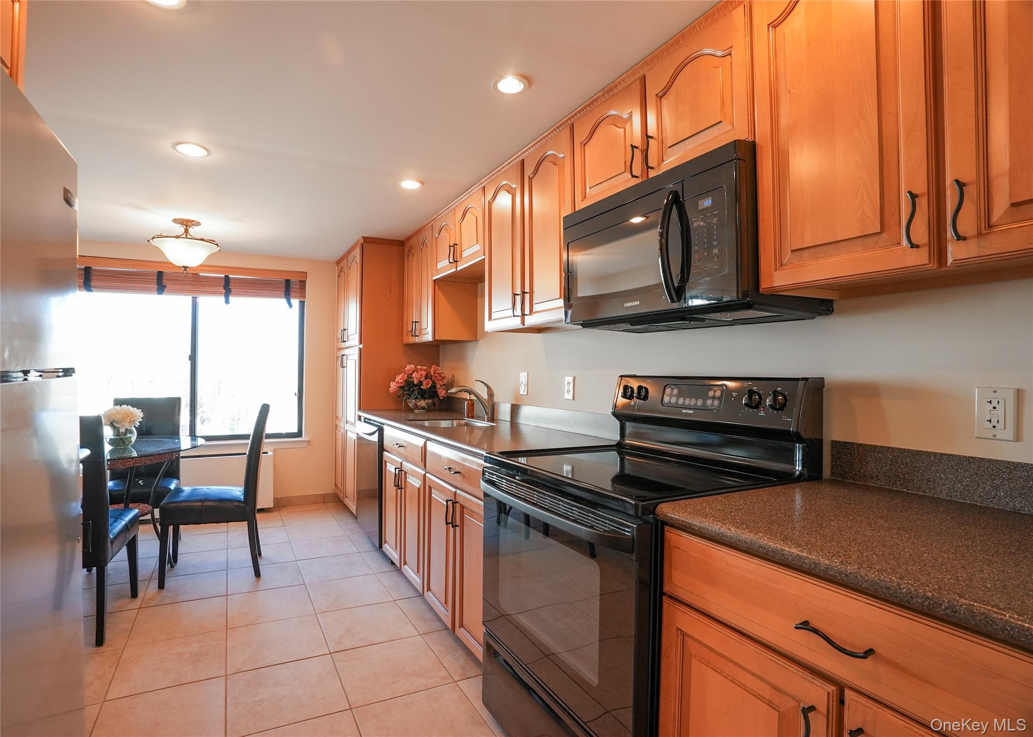 400 High Point Drive 204 Property Photo 16