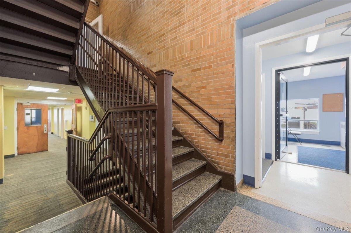 90 Henry Street Property Photo 6