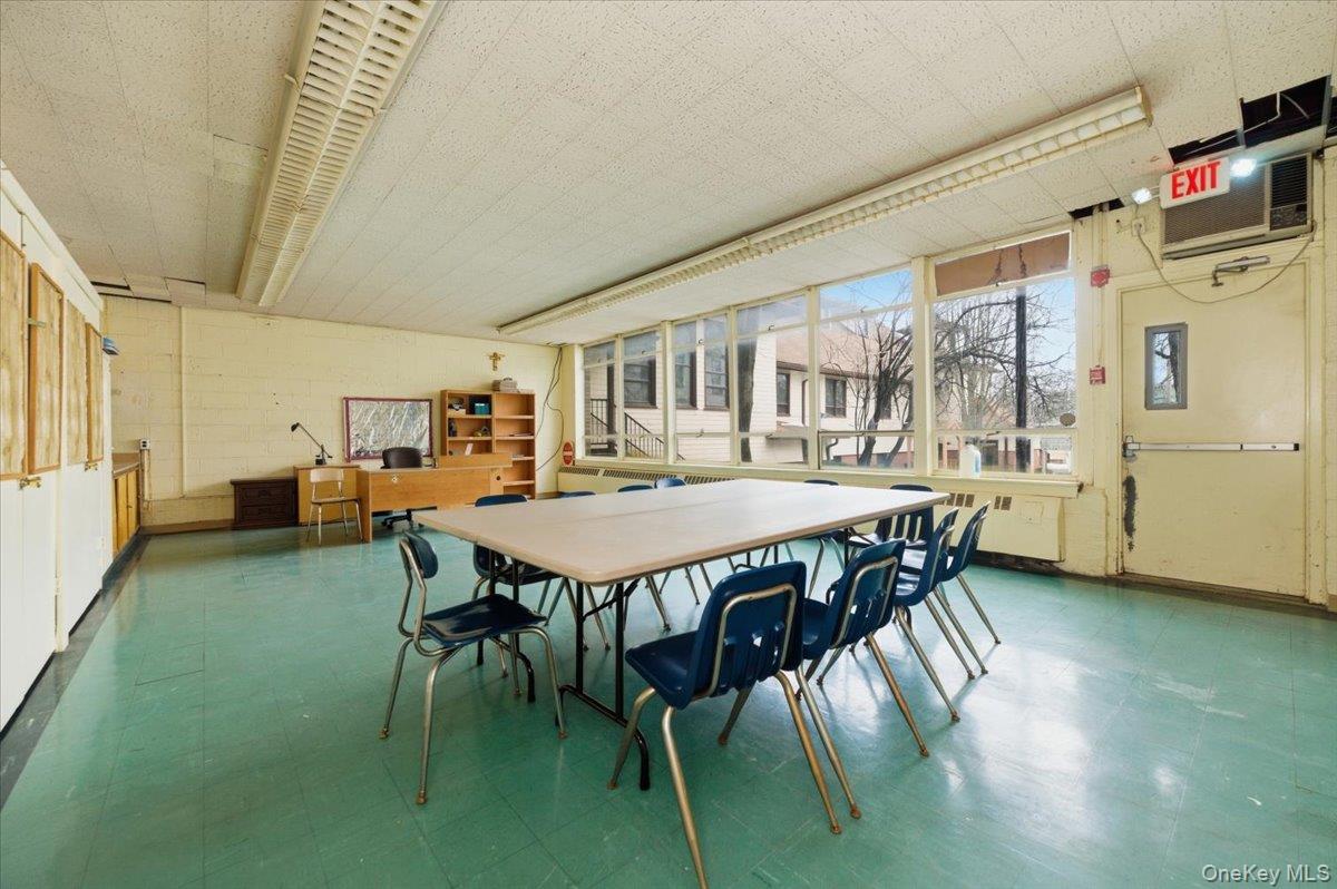 90 Henry Street Property Photo 7