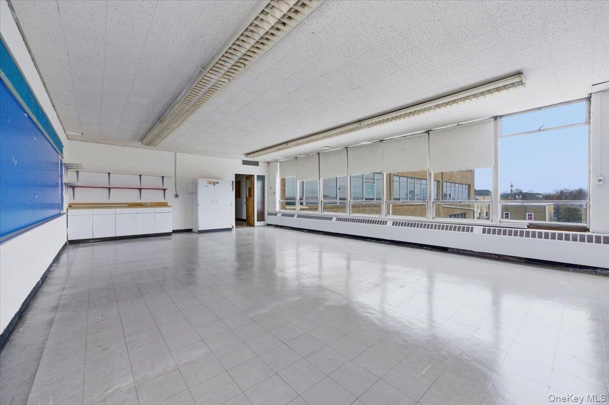 90 Henry Street Property Photo 10