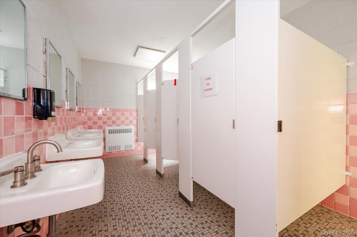 90 Henry Street Property Photo 17