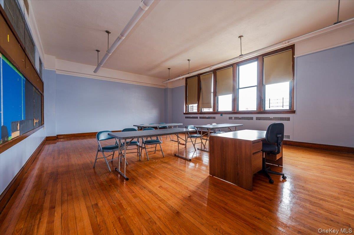90 Henry Street Property Photo 20