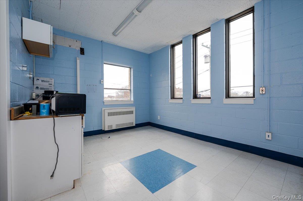90 Henry Street Property Photo 23