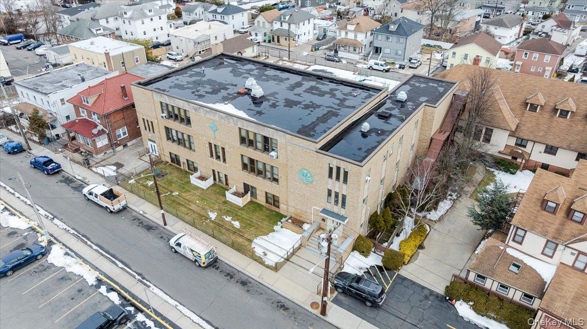 90 Henry Street Property Photo 26