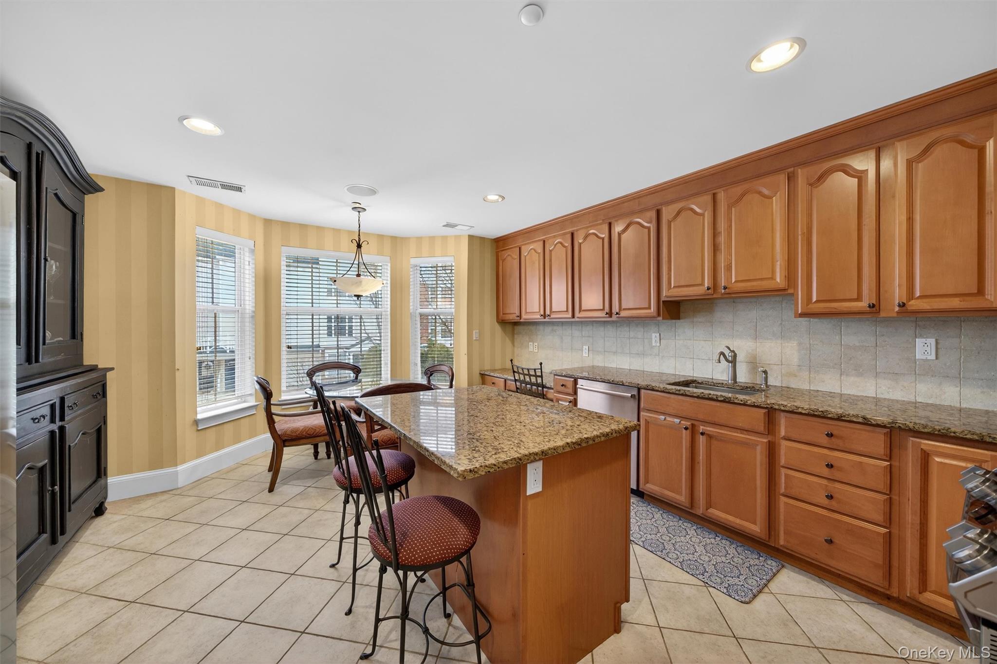 3 Harbor Pointe Drive Property Photo 16