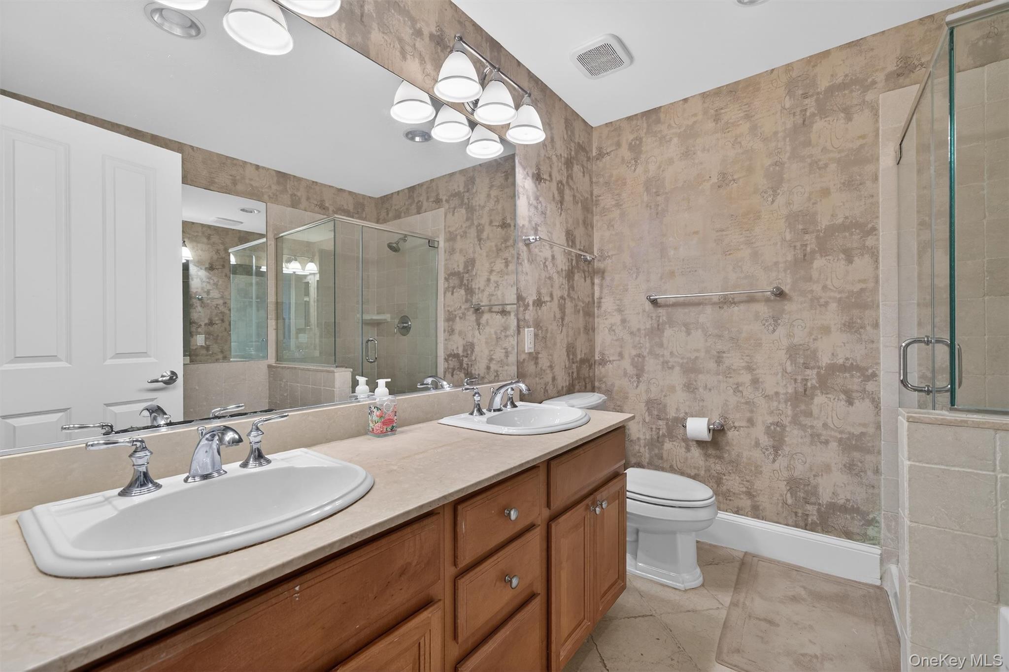 3 Harbor Pointe Drive Property Photo 23