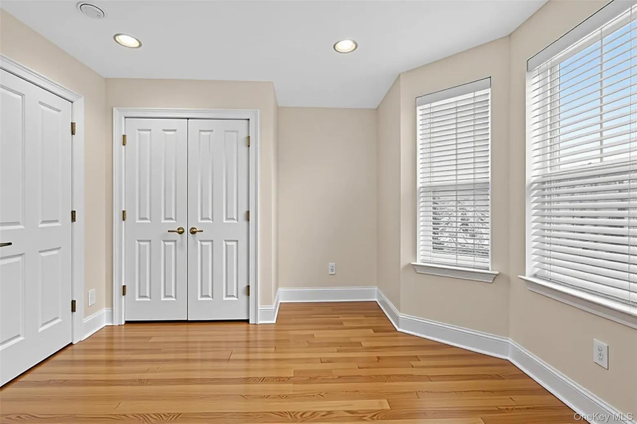 3 Harbor Pointe Drive Property Photo 26