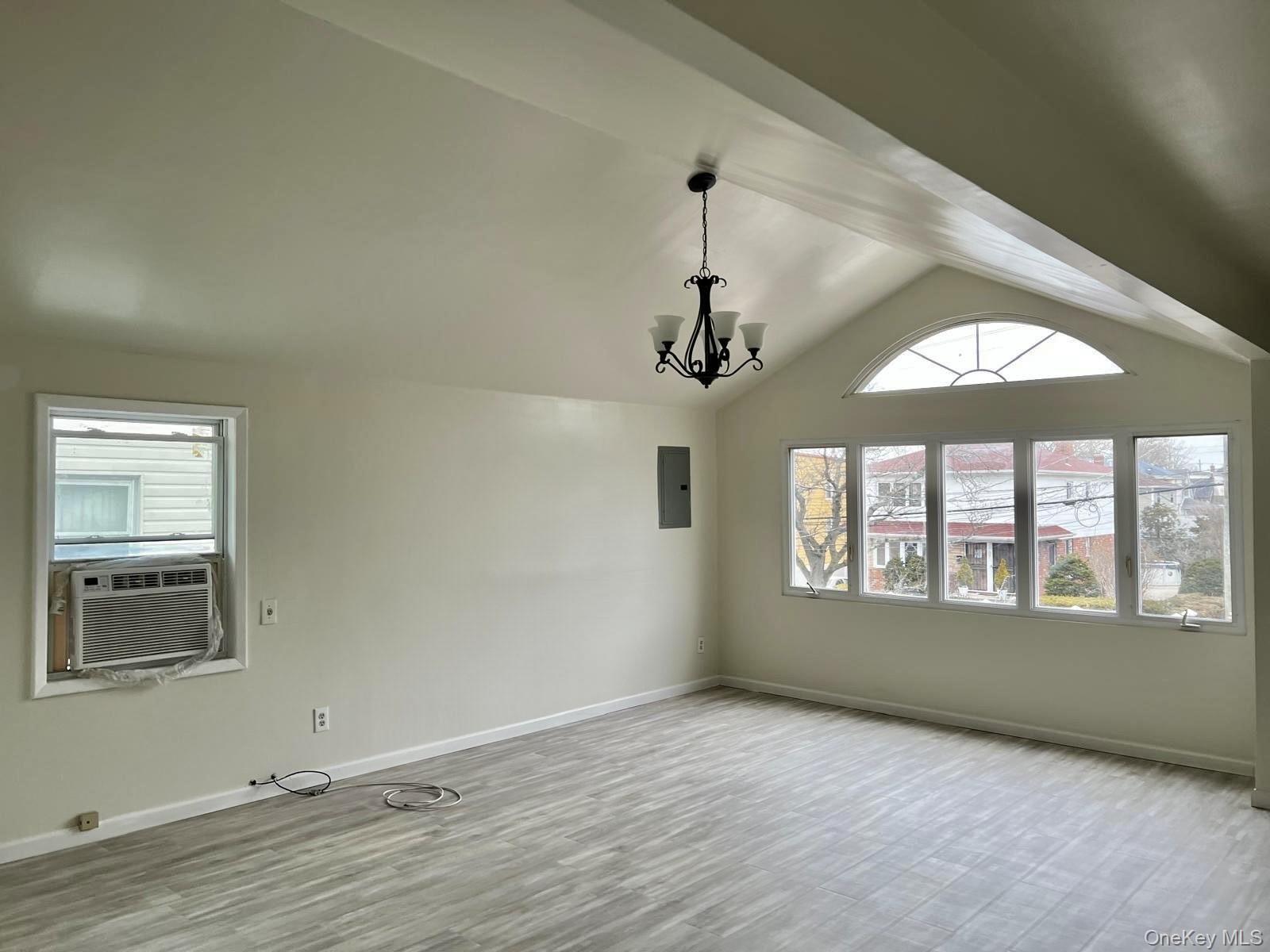 12614 133rd Avenue Property Photo 3