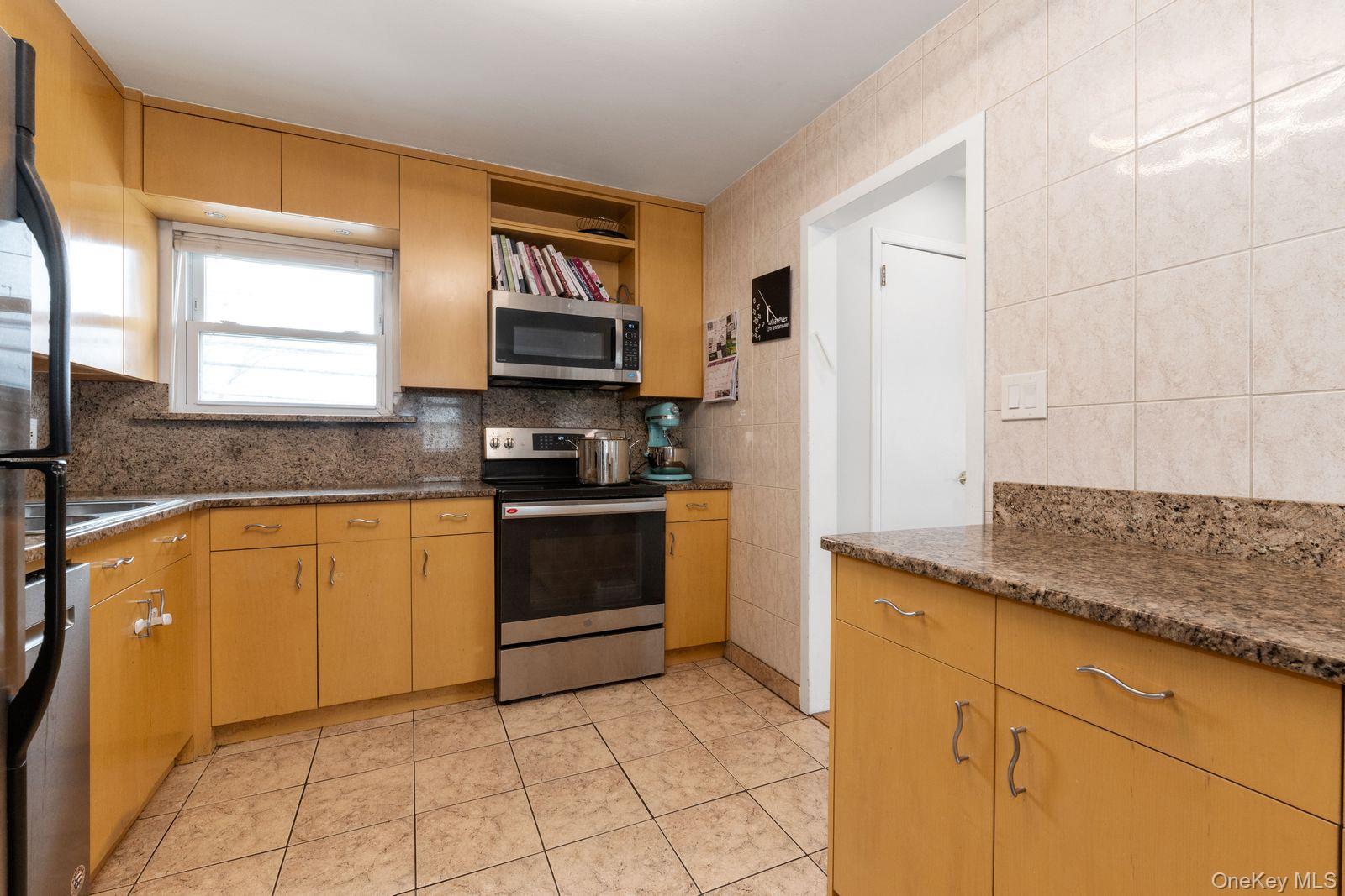 409 Barnard Avenue Property Photo 8
