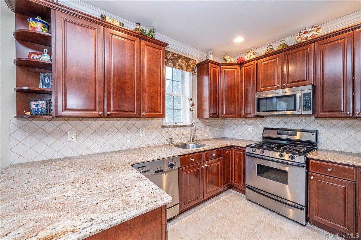 420 Florencia Place Property Photo 15