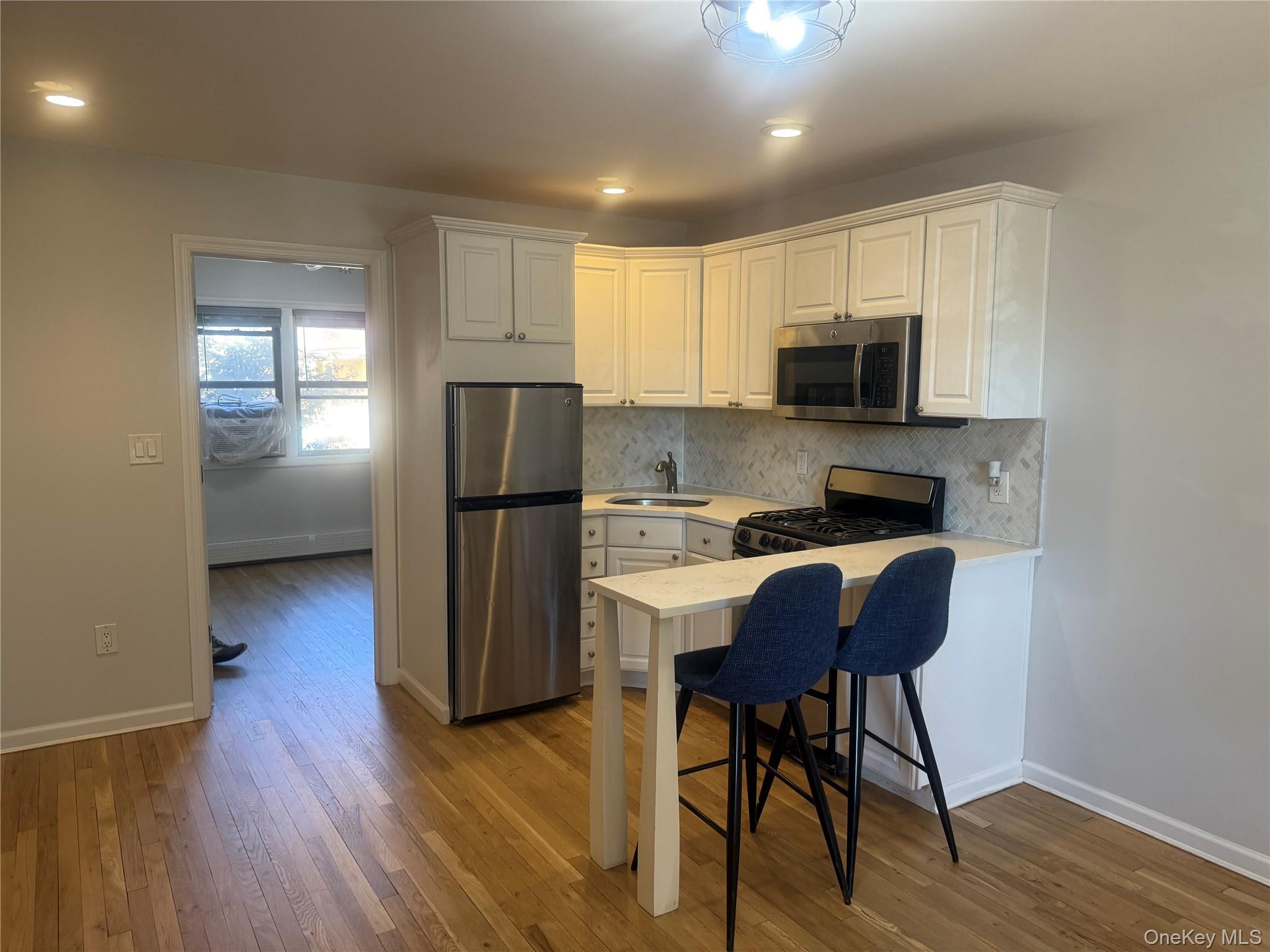 65 West Broadway 8a Property Photo 16