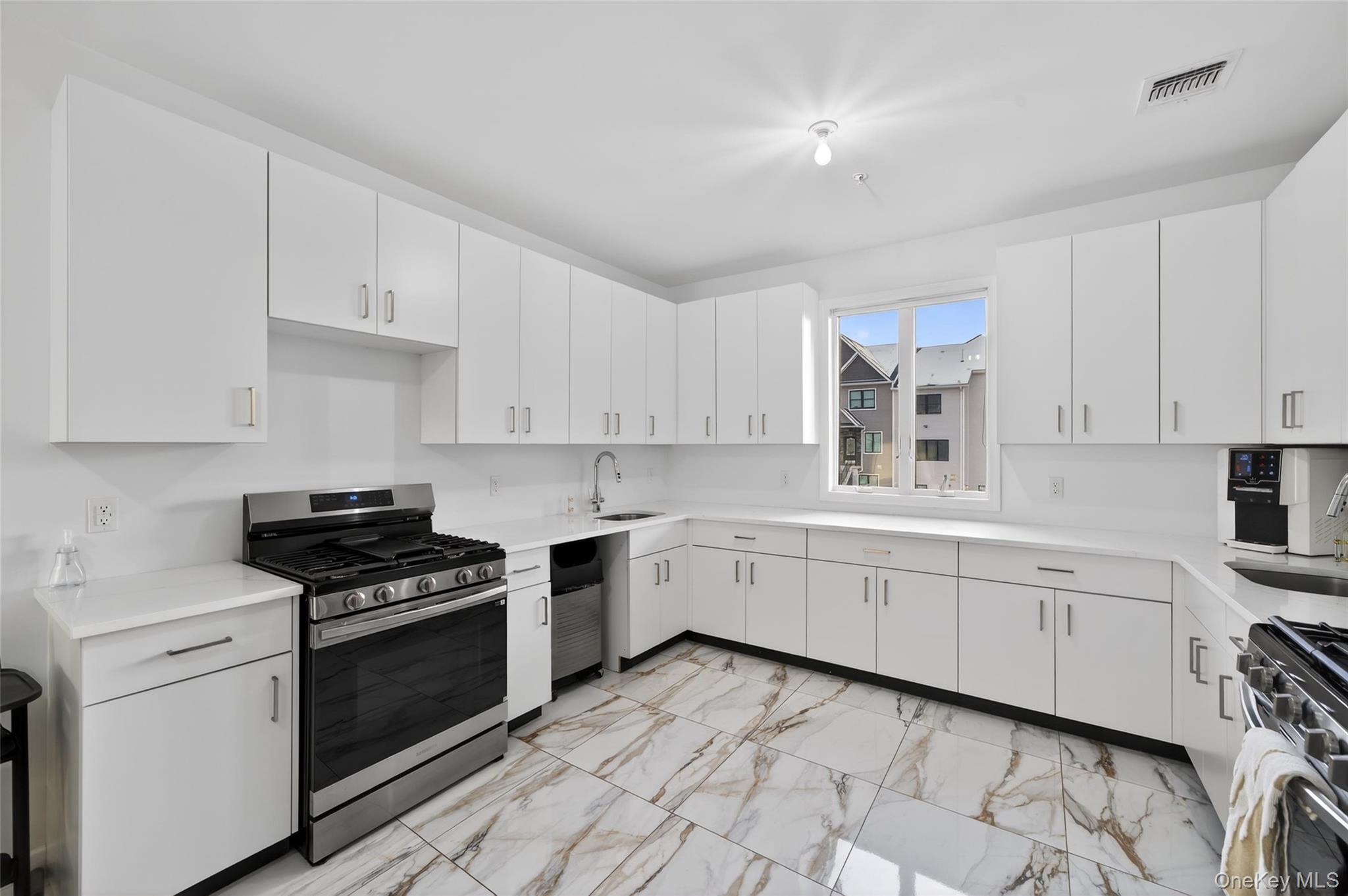 3 Melitz 201 Property Photo 14