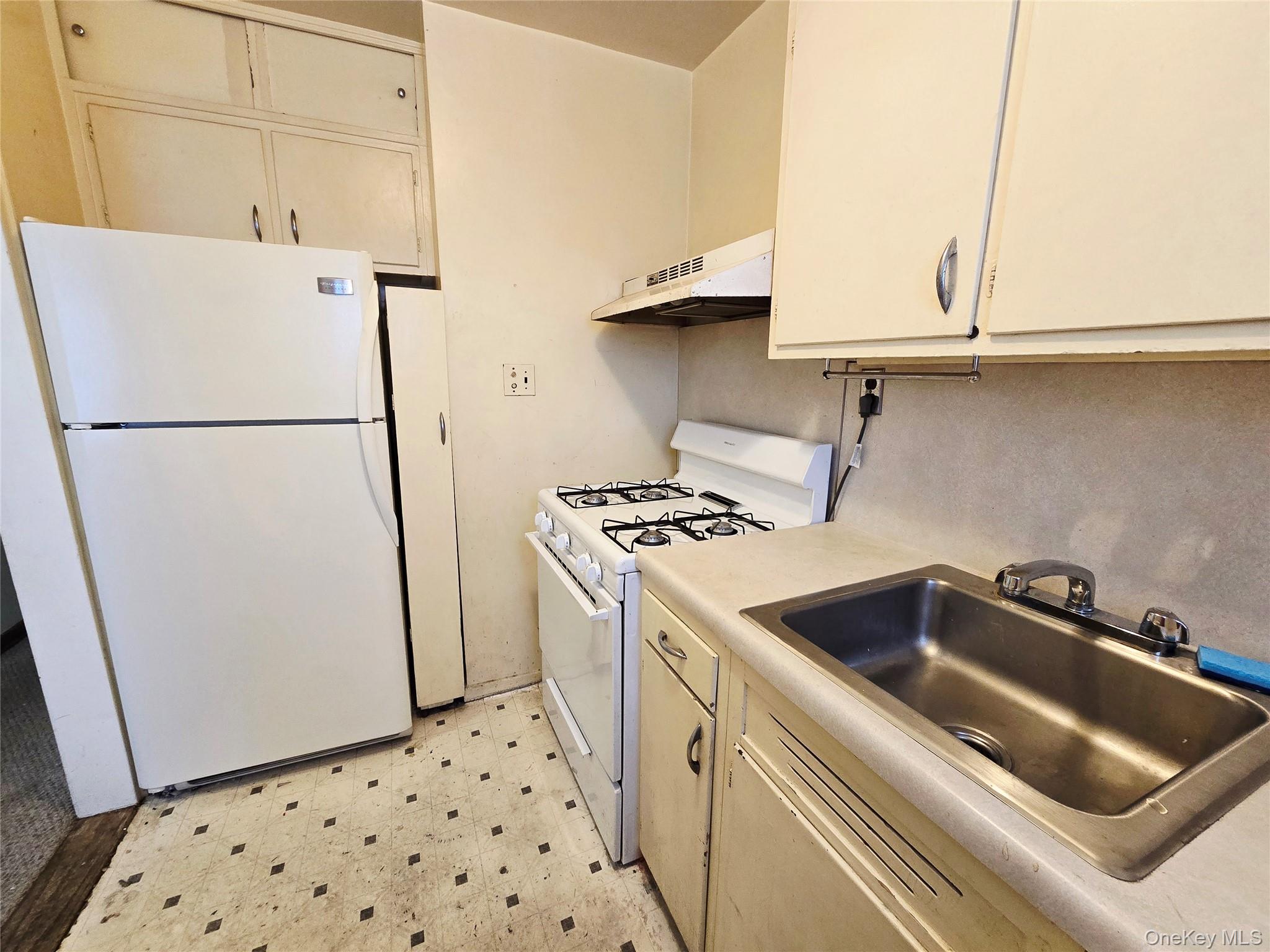 22305 Manor Road 226 Property Photo 5