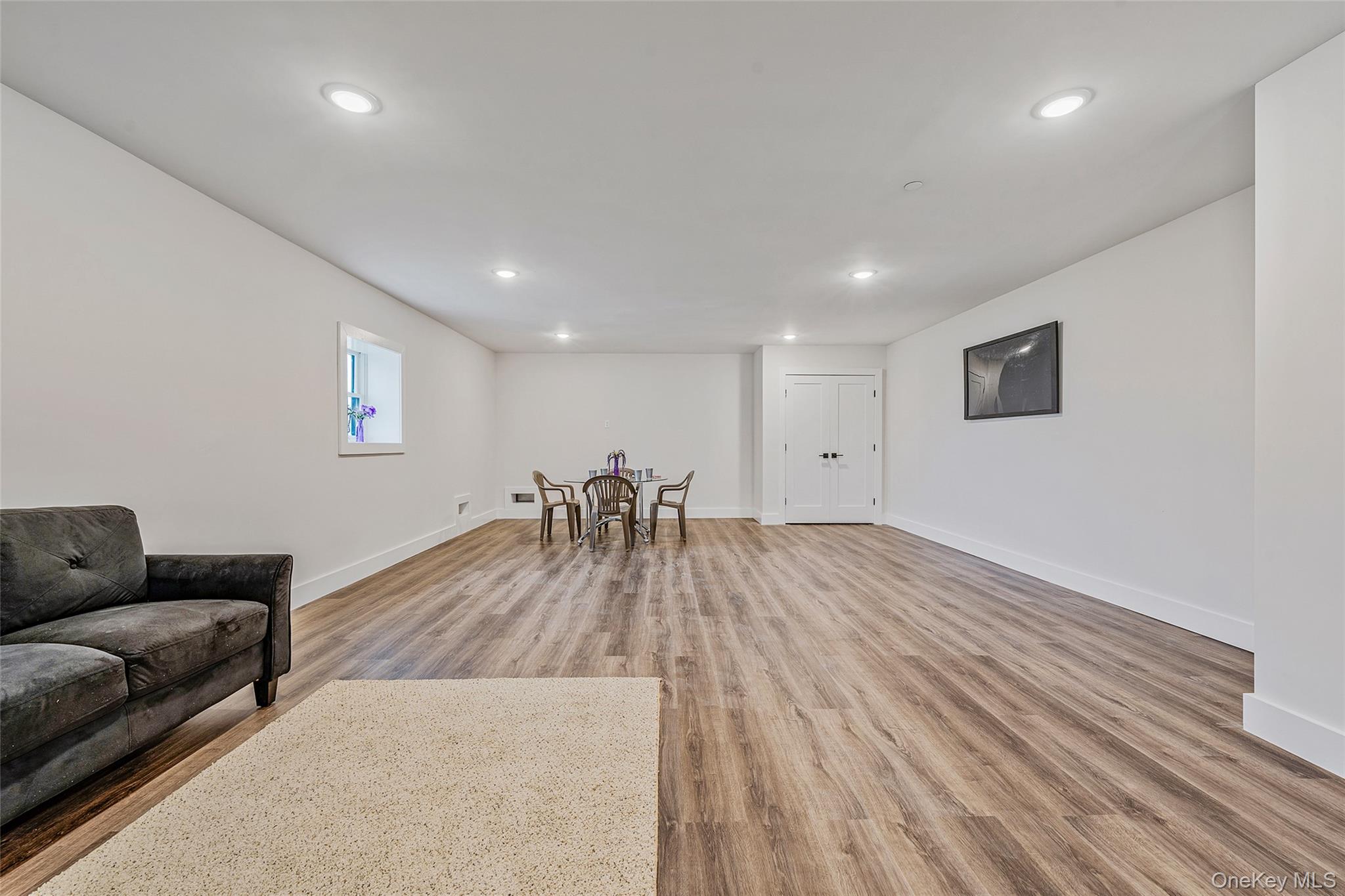 243 Mott Street Property Photo 4