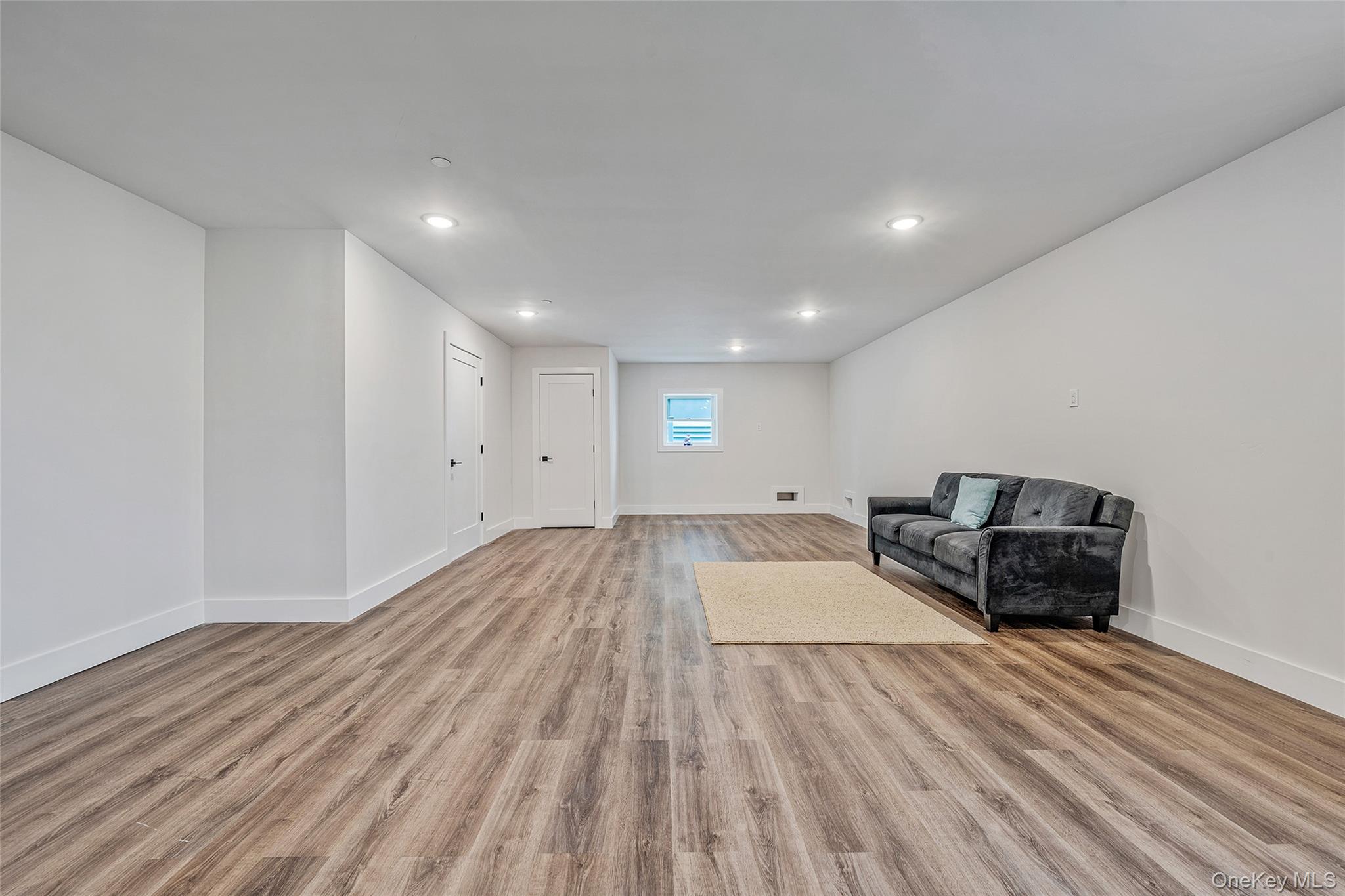 243 Mott Street Property Photo 5