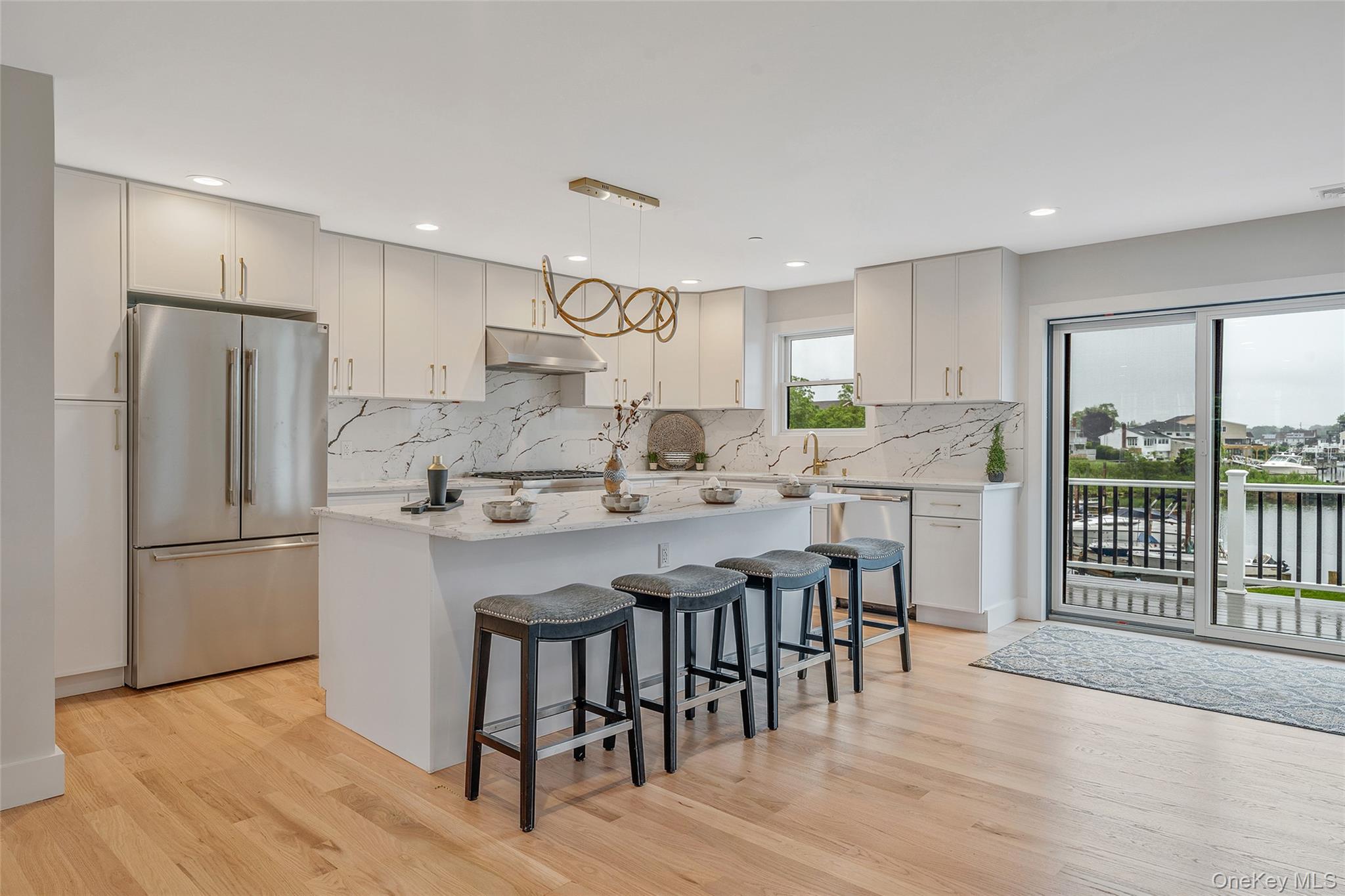 243 Mott Street Property Photo 8